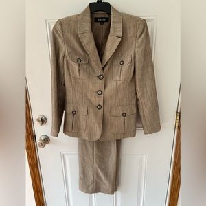 Womens’ suit for all occasions